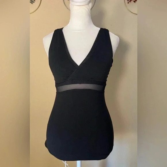 Lululemon Deep V Tank Top Mesh Back Black Size 2 - Picture 1 of 7